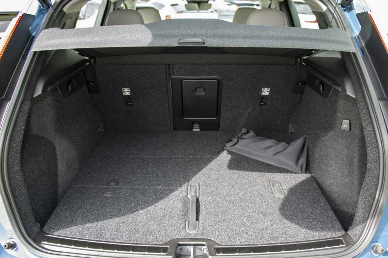 Volvo  XC40 Ultimate, B4 Mild Hybrid, Petrol, Bright