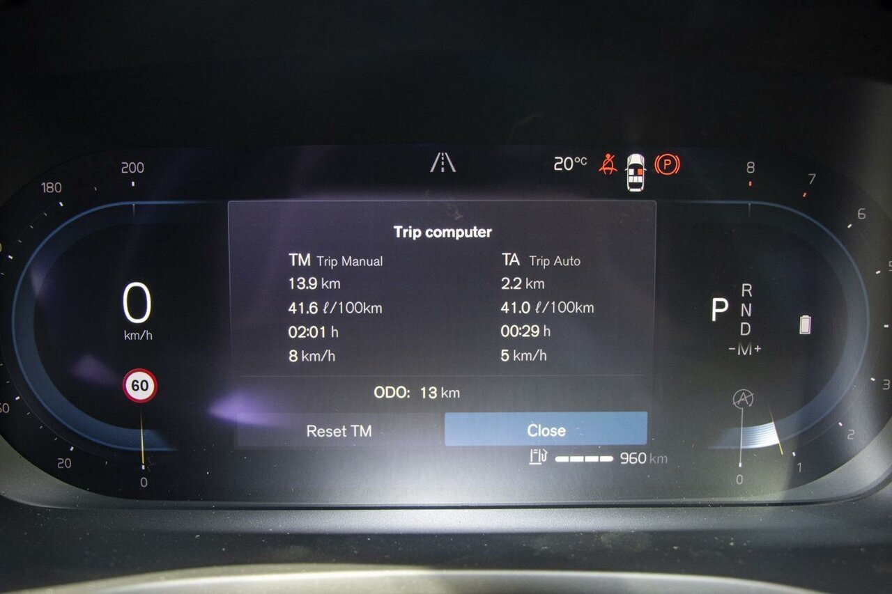 Volvo  V60 Cross Country Ultimate, B5 AWD Mild hybrid, Petrol, Bright