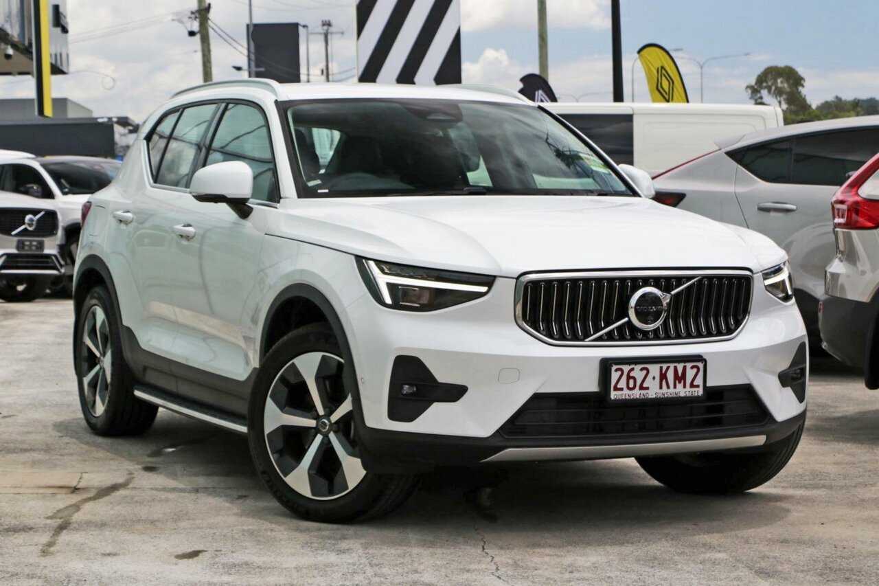 Volvo  XC40 Ultimate, B4 AWD Mild hybrid, Petrol, Bright
