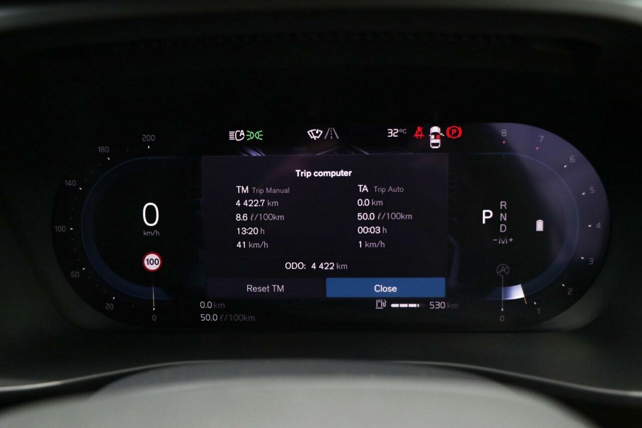Volvo  XC40 Ultimate, B4 AWD Mild hybrid, Petrol, Bright