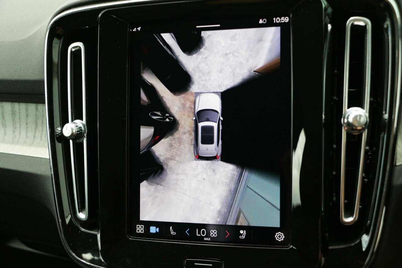 Volvo  XC40 Ultimate, B4 AWD Mild hybrid, Petrol, Bright