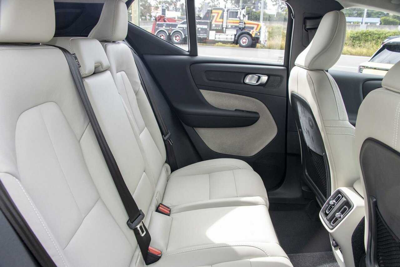 Volvo  XC40 Ultimate, B4 Mild Hybrid, Petrol, Bright