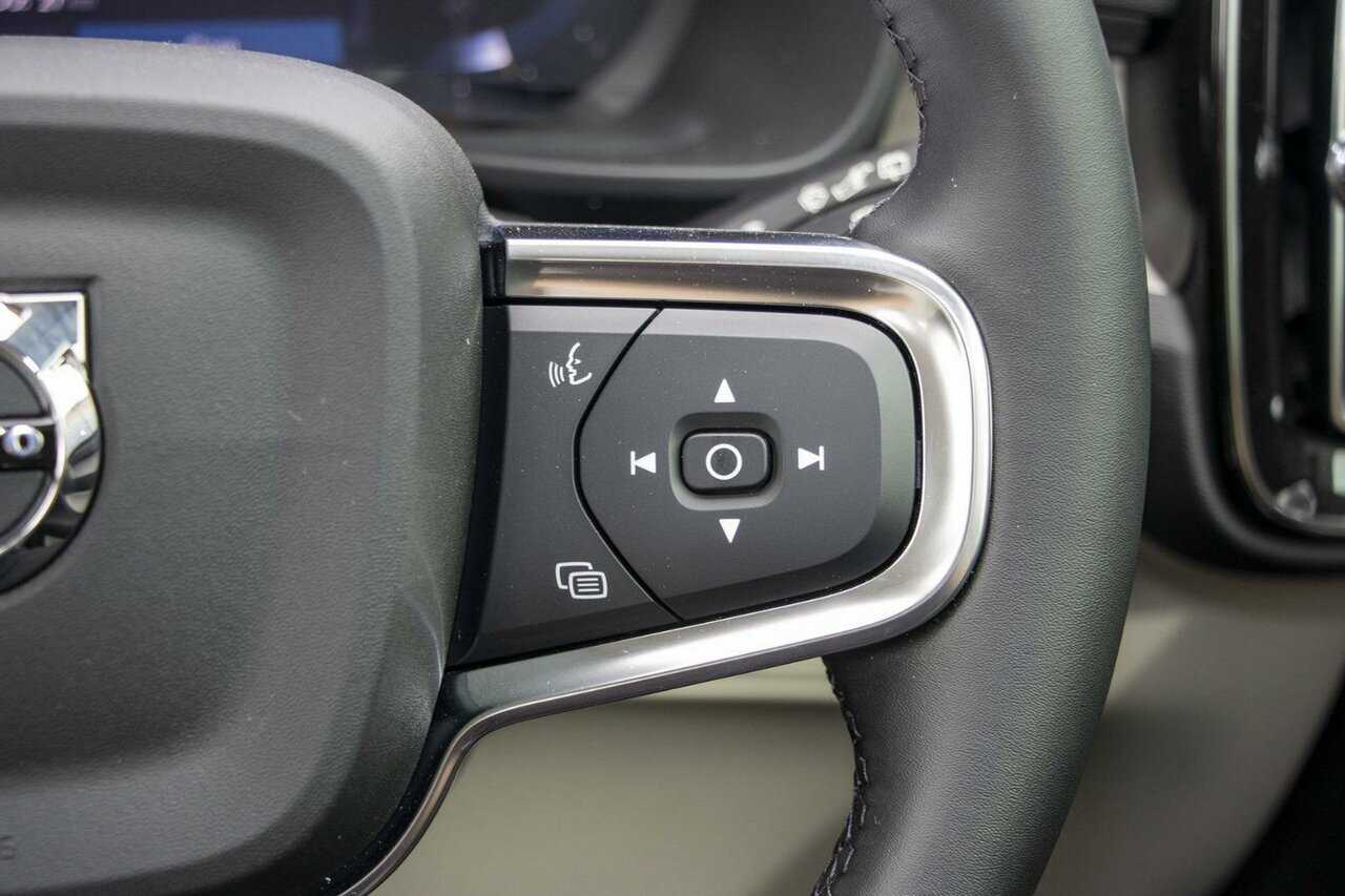 Volvo  XC40 Ultimate, B4 Mild Hybrid, Petrol, Bright