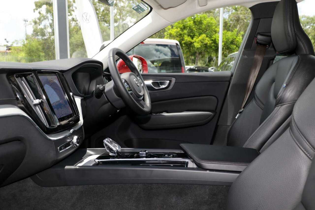 Volvo  XC60 Ultimate, B5 Mild Hybrid, Petrol, Bright