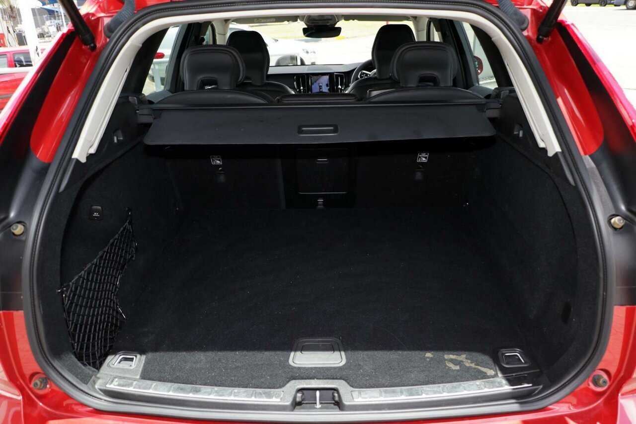 Volvo  XC60 Ultimate, B5 Mild Hybrid, Petrol, Bright