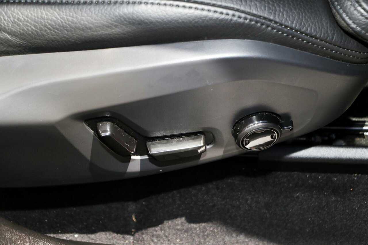 Volvo  XC60 Ultimate, B5 Mild Hybrid, Petrol, Bright