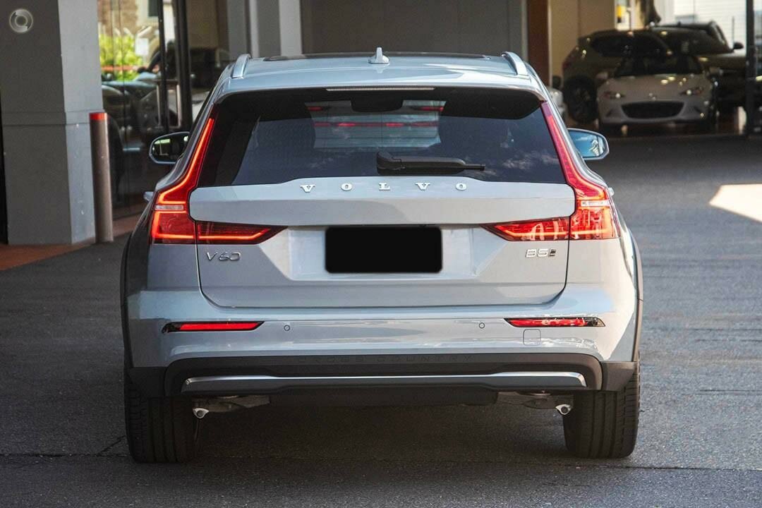Volvo  V60 Cross Country Ultimate, B5 AWD Mild hybrid, Petrol, Bright