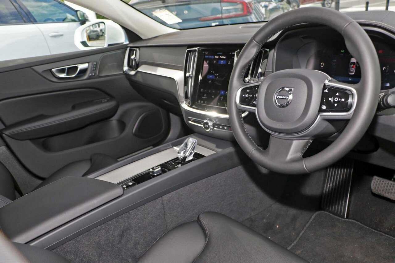 Volvo  S60 Ultra, B5 AWD Mild hybrid, Petrol, Bright