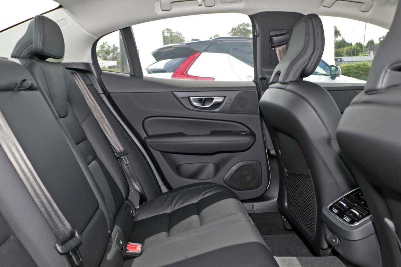Volvo  S60 Ultra, B5 AWD Mild hybrid, Petrol, Bright