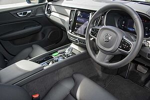 Volvo  V60 Cross Country Ultimate, B5 AWD Mild hybrid, Petrol, Bright