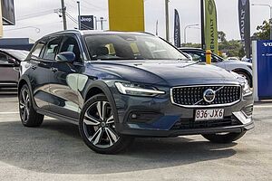 Volvo  V60 Cross Country Ultimate, B5 AWD Mild hybrid, Petrol, Bright