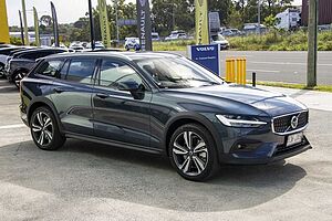 Volvo  V60 Cross Country Ultimate, B5 AWD Mild hybrid, Petrol, Bright