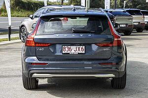 Volvo  V60 Cross Country Ultimate, B5 AWD Mild hybrid, Petrol, Bright