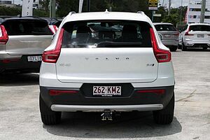 Volvo  XC40 Ultimate, B4 AWD Mild hybrid, Petrol, Bright