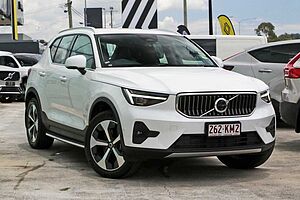 Volvo  XC40 Ultimate, B4 AWD Mild hybrid, Petrol, Bright