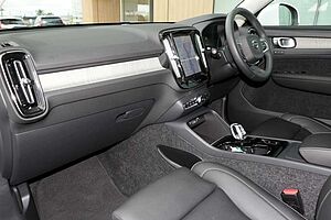 Volvo  XC40 Ultimate, B4 AWD Mild hybrid, Petrol, Bright