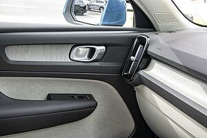 Volvo  XC40 Ultimate, B4 Mild Hybrid, Petrol, Bright