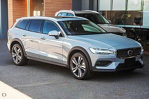 Volvo  V60 Cross Country Ultimate, B5 AWD Mild hybrid, Petrol, Bright