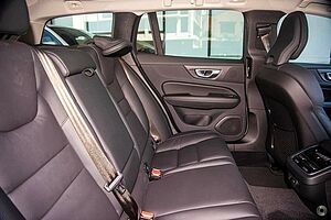 Volvo  V60 Cross Country Ultimate, B5 AWD Mild hybrid, Petrol, Bright