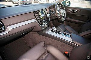 Volvo  V60 Cross Country Ultimate, B5 AWD Mild hybrid, Petrol, Bright