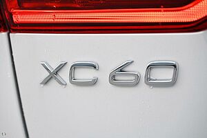 Volvo  XC60 Plus, B5 AWD Mild hybrid, Petrol