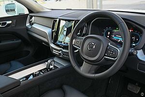 Volvo  XC60 Plus, B5 AWD Mild hybrid, Petrol