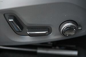 Volvo  XC60 Plus, B5 AWD Mild hybrid, Petrol